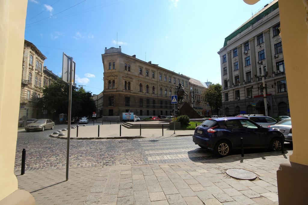 Romantic In Lviv 500M From Opera Ngoại thất bức ảnh